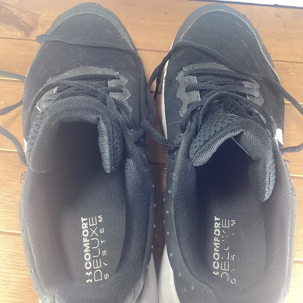 Under Armour Charged‎ Assert 9 Running Shoes Womens Size 9 Black White Sneakers